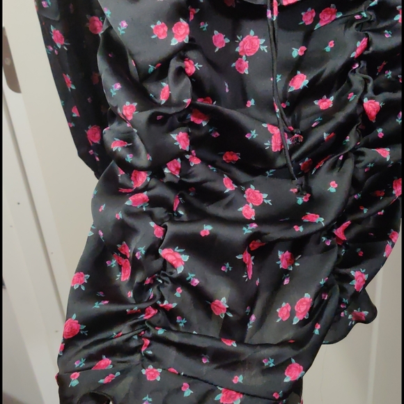 LAST CHANCE Brand New F21 Floral Ruched Bodycon Dress - Picture 3 of 4
